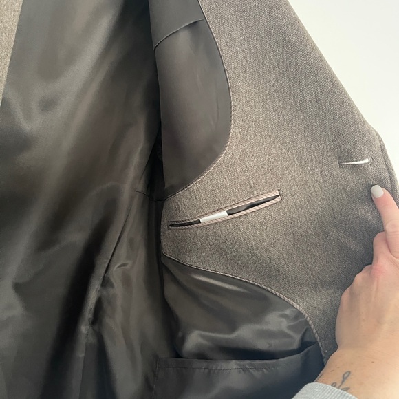 DKNY Wool Coat - like new condition! - Picture 4 of 6